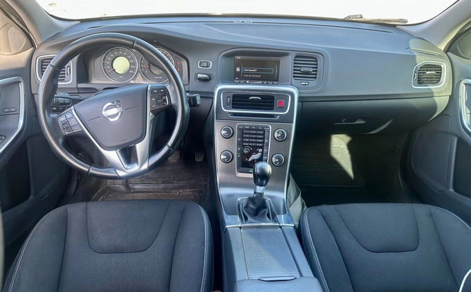 Volvo V60 cena 29500 przebieg: 266000, rok produkcji 2012 z Jedlina-Zdrój małe 106